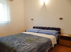 1 bedroom, free WiFi - Bright Krk Apartment With Balcony and Beach Proximity (Krk)