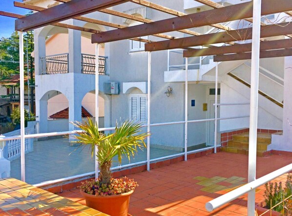 Exterior - Bright Krk Apartment With Balcony and Beach Proximity (Krk)