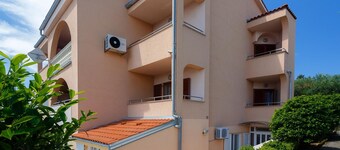 Comfortable and Sunny Krk Apartment