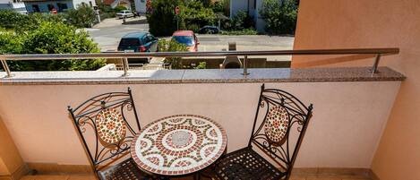 Appartement (One Bedroom Apartment with Terrace) | Balcon