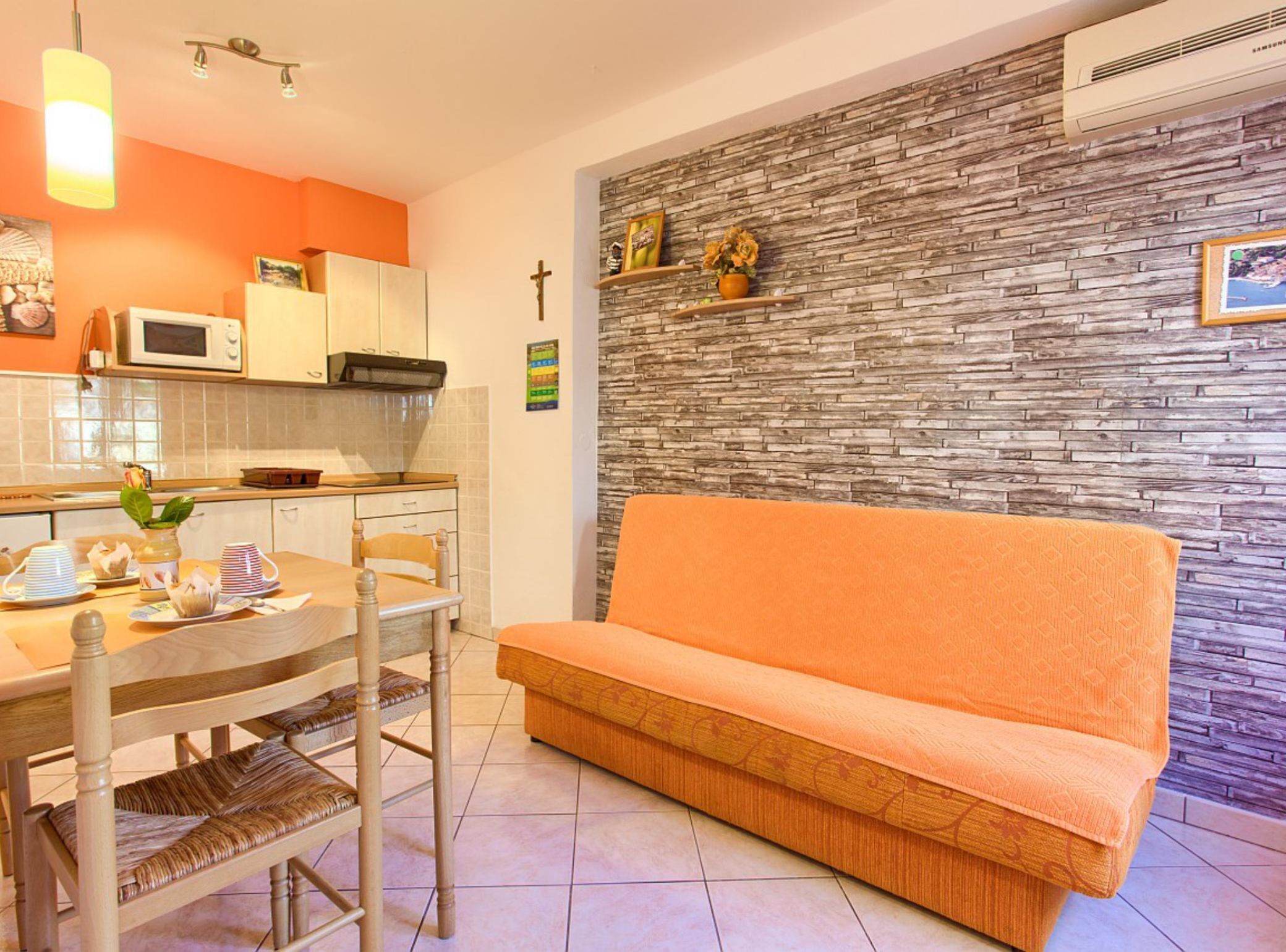 Apartment (One Bedroom Apartment with Terrace) | Private kitchen | Fridge