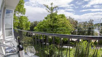 Apartment (Two Bedroom Apartment with Terrace an) | Balcony