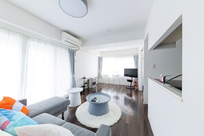 Télévision à écran plat