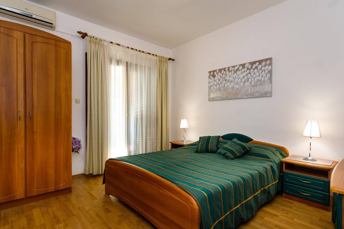 Apartment (Classic Double Room with Balcony) | 2 bedrooms, free WiFi