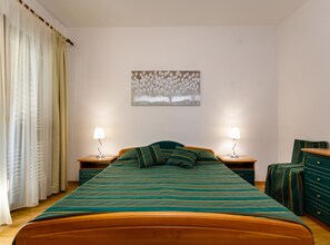 Apartment (Classic Double Room with Balcony) | 2 bedrooms, free WiFi