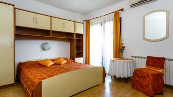Apartment (Standard Double Room with Balcony) | 2 bedrooms, free WiFi