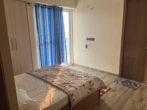 3 quartos, ferros/tábuas de passar roupa, Wi-Fi, roupa de cama