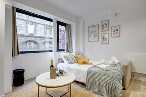 2 bedrooms, iron/ironing board, WiFi, bed sheets
