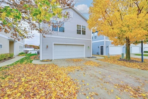 Property grounds - St Joseph River, Lake Michigan Access: Luxury Home (St Joseph)