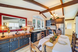 Fridge, microwave, stovetop, dishwasher - Hike, Ski & Soak: Beech Mtn Home w/ Views, Hot Tub (Beech Mountain)
