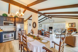 Interior - Hike, Ski & Soak: Beech Mtn Home w/ Views, Hot Tub (Beech Mountain)