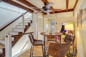 Dining - Hike, Ski & Soak: Beech Mtn Home w/ Views, Hot Tub (Beech Mountain)