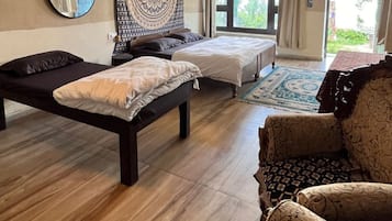 Family Room | Free WiFi, bed sheets