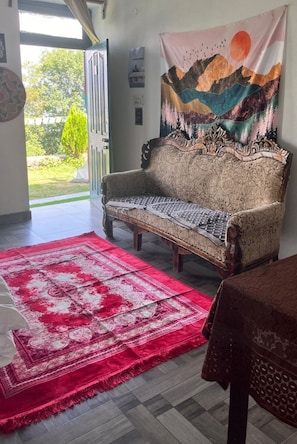 Family Room | 1 bedroom, free WiFi, bed sheets