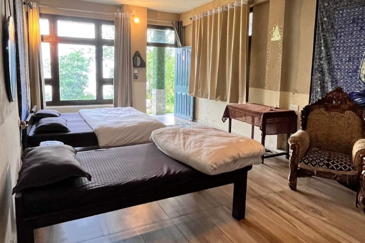 Free WiFi, bed sheets