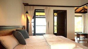Phòng đôi Deluxe, ban công, quang cảnh đồi núi