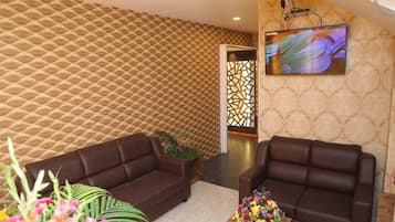 Soundproofing, free WiFi