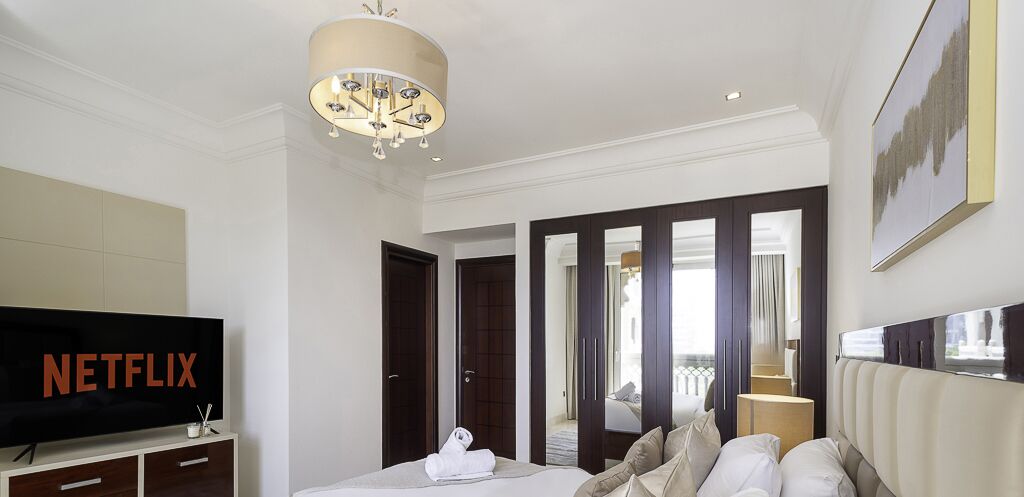 Apartment, Balkon, Blick auf den Innenhof | 2 Schlafzimmer, Verdunkelungsvorhänge, Bügeleisen/Bügelbrett