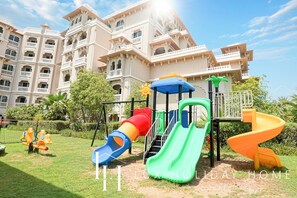 Area giochi per bambini (all'aperto)