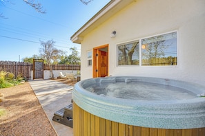 Outdoor spa tub - 3 Mi to Downtown - Condo w/ Hot Tub in Santa Fe! (Santa Fe)