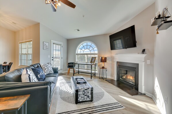 TV, fireplace
