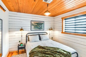 2 bedrooms, Internet, bed sheets - Mtn-View Haven w/ Hot Tub: 9 Mi to Dtwn Bailey (Bailey)