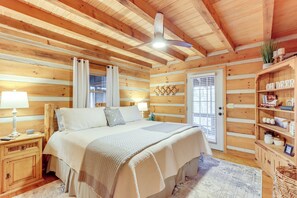 1 bedroom, iron/ironing board, travel cot, Internet - Hot Tub & Games: Ridgetop Cabin in Blue Ridge! (Blue Ridge)