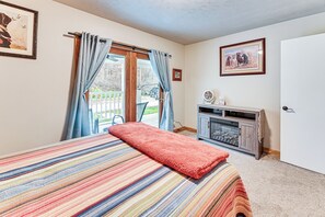 4 slaapkamers, een strijkplank/strijkijzer, reisbedje, internet