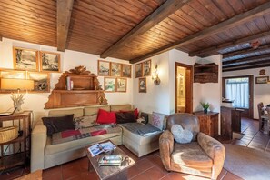 Appartement Standard, plusieurs chambres, 2 salles de bains (Lovely Apartment In Courmayeur) | Salle de séjour