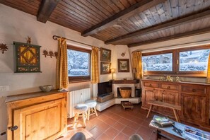 Interior detail - Lovely Apartment In Courmayeur (Courmayeur)
