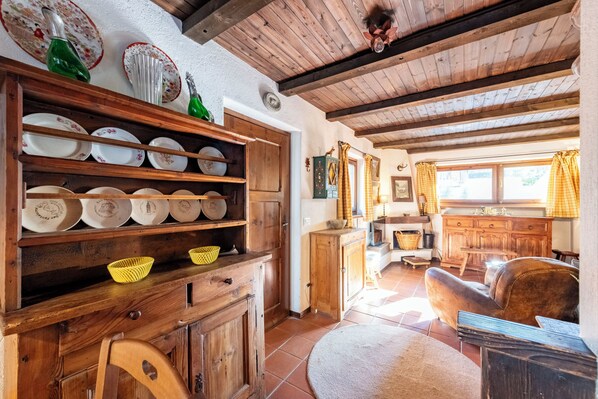 Lägenhet Standard - flera sovrum - 2 badrum (Lovely Apartment In Courmayeur) | Vardagsrum