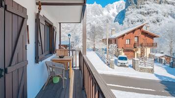Apartemen Standar, 2 kamar tidur (Graceful Apartment In Courmayeur) | Balkon