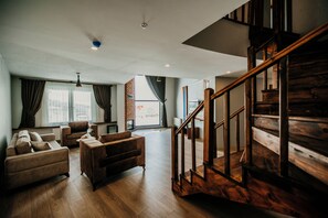 Luxury Duplex, 2 Bedrooms, Mountain View | Bed sheets