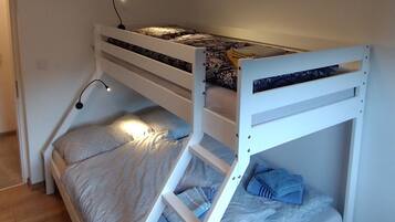 2 bedrooms, free WiFi, bed sheets