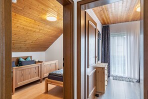 2 bedrooms, free WiFi - Apartment 'Zur Sonnenterrasse' with Mountain View, Shared Terrace and Wi-Fi (Schopfheim)