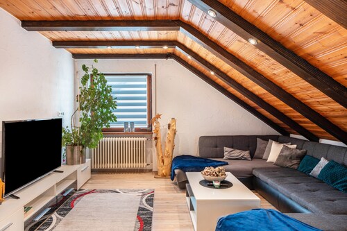 Ferienwohnung 'Zur Sonnenterrasse' mit Bergblick, Gemeinschaftsterrasse und Wi-Fi