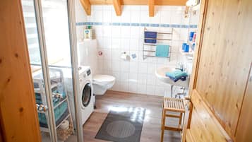 Dusche, Haartrockner, Handtücher