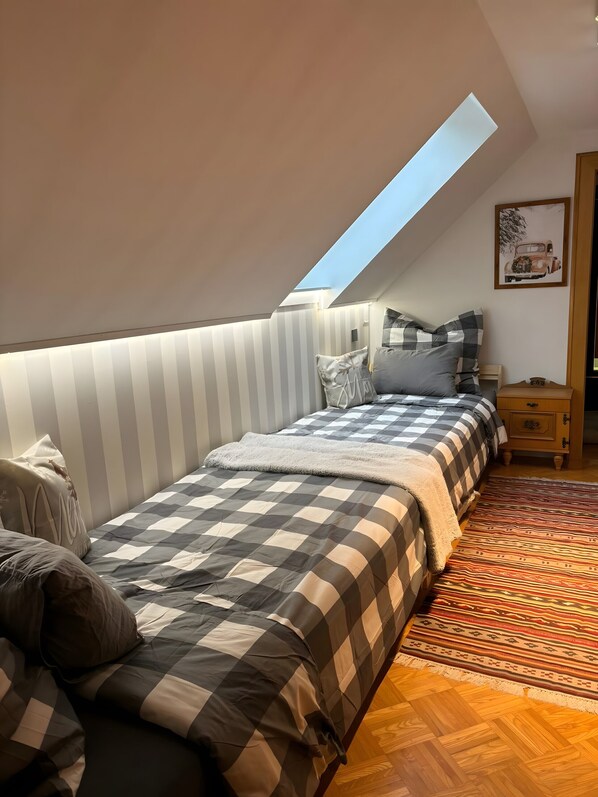 2 bedrooms, iron/ironing board, free WiFi, bed sheets