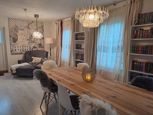 Ferme 'Gnadenhof Saale' avec terrasse privée, jardin privé et Wi-Fi