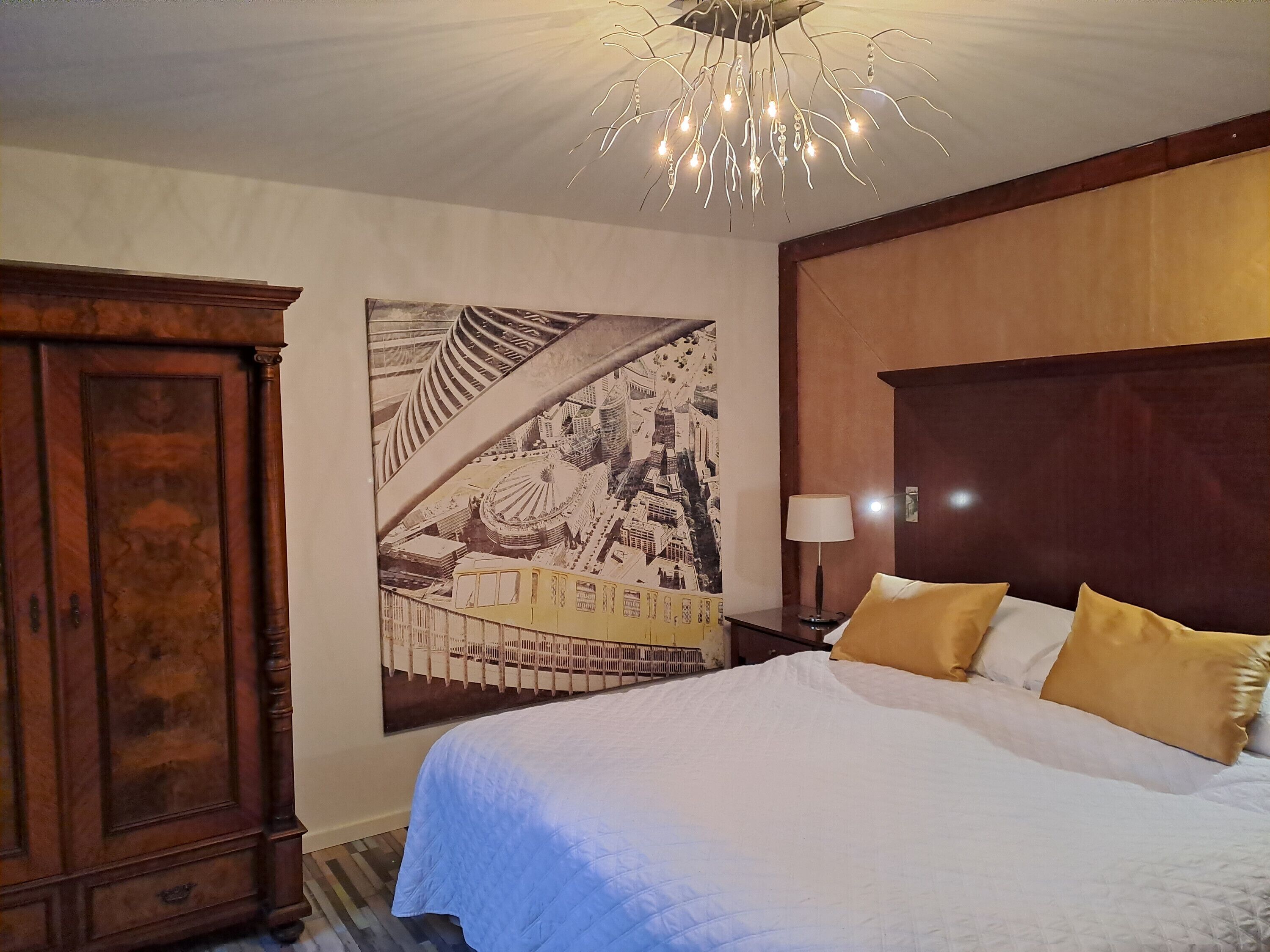 4 間睡房、熨斗/熨衫板、免費 Wi-Fi、床單