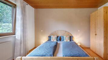 2 makuuhuonetta, silitysrauta/-lauta, ilmainen Wi-Fi, vuodevaatteet