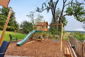Children’s area - Apartment 'Ursprung' with Balcony and Wi-Fi (Sankt Georgen)