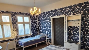 1 bedroom, free WiFi, bed sheets