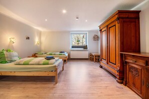 2 bedrooms, free WiFi, bed sheets