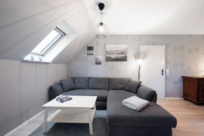 TV - Apartment 'Ferienwohnung Abendsonne' with Wi-Fi (Lehe)