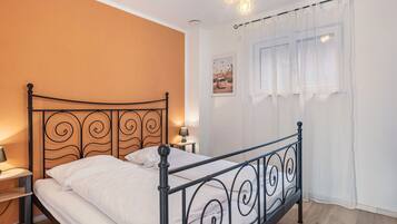 1 bedroom, free WiFi, bed sheets