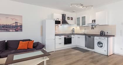 Ferienwohnung 'Schöne 2 Zimmer Flieden' mit Wi-Fi