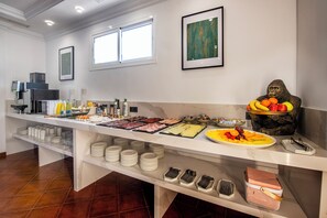 Daily buffet breakfast for a fee - Hotel Tamisa (Mijas)