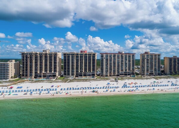 On the beach - Phoenix IV Condos (Orange Beach)