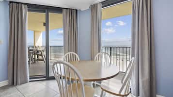 Signature Condo, 3 Bedrooms, Balcony, Beach View | In-room dining